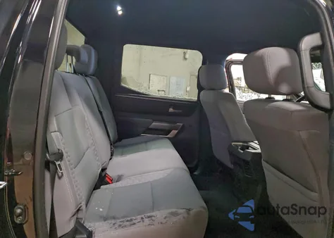 2025 Toyota Tundra Crewmax Sr z USA, uszkodzony, nr VIN 5TFLA5DB4SX270457